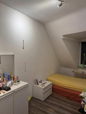 Foto - Zimmer zur Untervermietung - 570,00&nbsp;EUR Kaltmiete, ca.&nbsp; 14,00&nbsp;m&sup2;