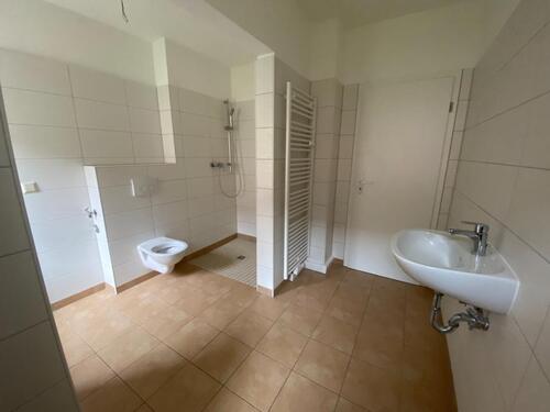 Foto - Erdgeschosswohnung mit barrierearmen Duschbad ab sofort zu vermieten!