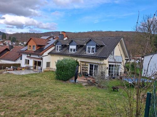 Foto - Doppelhaushälfte mit Doppelgarage, Garten, 2 Terrassen inkl.Küche