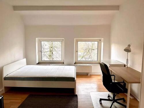 Foto - 15 Zimmer Dachgeschoßwohnung zur Miete in Essen