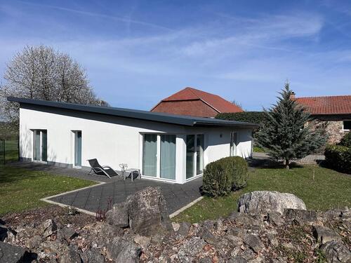 Foto - Einfamilienhaus-freistehender Bungalow mit Garage, 3 Zimmer