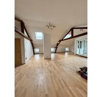 Helle 4- Zimmer Wohnung mit Wintergarten und Balkon - Erding