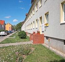 Schöne 2-Raum-Wohnung mit großer Küche und großem Bad - Oschersleben (Bode)