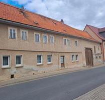 Vierseitenhof im Zentrum von Clingen mit viel Nebengelass - Greußen
