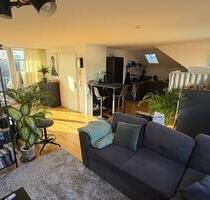 Lichtdurchflutete san. 2-Zimmer DG-Wohnung+Balkon & EBK zur Miete - Duisburg Duisburg-Mitte