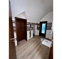 Moderne Dachgeschosswohnung mit Einbauküche und Garten - Auerbach/Vogtland
