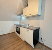 Frisch renovierte 3-Zimmer-Wohnung mit Garten & 2 Stellplätzen in ruhiger Kanalnähe - Ostrhauderfehn