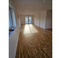 Erstbezug KFW 55 Großzügige 4-Zimmer-Wohnung in Rottenburg - Rottenburg an der Laaber