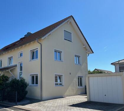 Foto - Familienfreundliche DHH mit 150 m² Wohnfläche - provisionsfrei