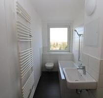 Wohnen im Grünen...neu sanierte 3-RW mit Wanne in Halsbrücke!!!