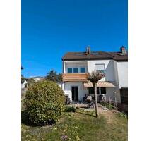 Kernsanierte Doppelhaushälfte in Reutlingen-Betzingen