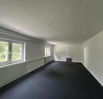 Modernisiertes Büro mit Lagerhalle in Kirchlengern - Bünde