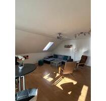 2 12 Zimmer helle u. ruhige Dachwohnung voll möbliert, Warm incl - Eberstadt