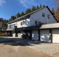 Modernisierte 5,5-Zimmer-Wohnung mit Terrassen und Einbauküche in - Unterkirnach