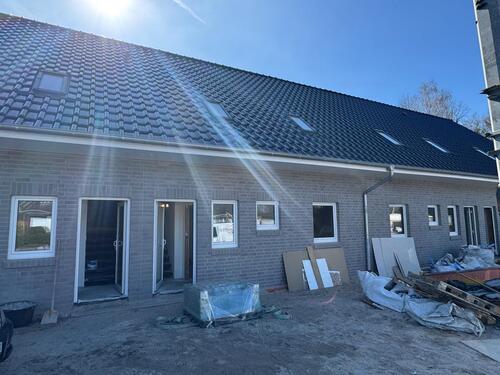 Foto - Neubau-Reihenhaus mit Terrasse, Garten & neuer Einbauküche – Erstbezug ab 01.05