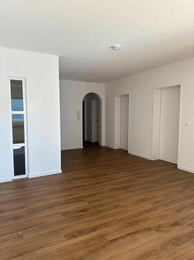 Foto - Moderne, komplett sanierte 4 Zimmer Wohnung in 73457 Essingen