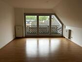 Foto - Große 3 Zimmer Wohnung mit Balkonzugang zum sofort Bezug - WBS erforderlich -