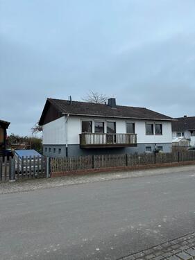 Foto - Frisch saniertes Einfamilienhaus mit Garten und Garage