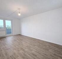 Renovierte 2-Zimmer-Wohnung | 2. Etage | Balkon | Dusche| Aufzug bezugsfertig ab 15.06.2026 - Leipzig Lausen-Grünau