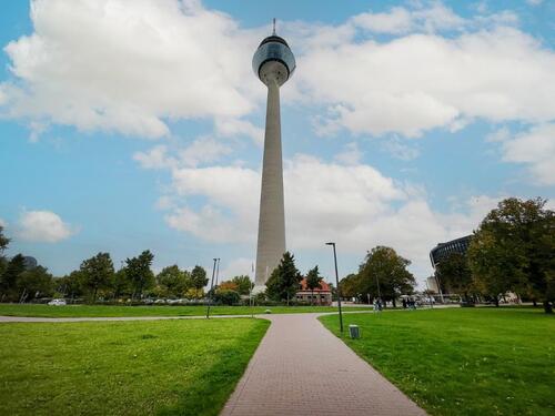 Foto - Etagenwohnung zur Miete in Düsseldorf
