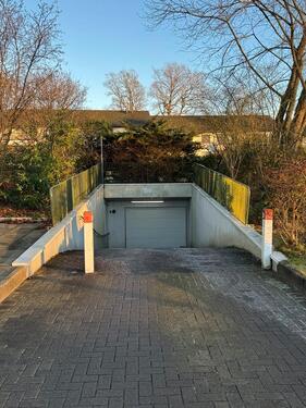 Foto - Tiefgaragenstellplatz für PKW in Hamburg-Sasel zu vermieten