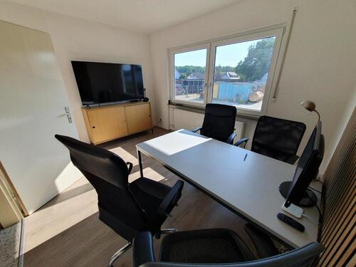 Foto - Büros mitohne Lagerhalle und Lagerraum zu vermieten