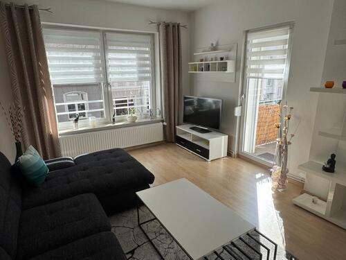 Foto - Möblierte 3-Zimmer-Wohnung mit Balkon und Garage