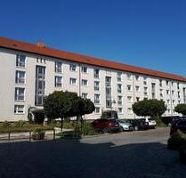 Markt 10 - 3R-Wohnung in der 1. Etage, Küche u. Bad mit Fenster - Stavenhagen