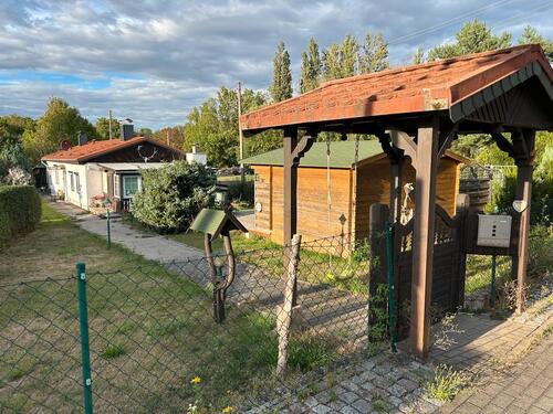 Foto - Kleines freistehendes Haus mit Grundstück
