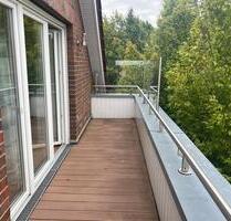 Schöne, bezugsfreie Dachgeschosswohnung mit Fahrstuhl: 3 ZKB mit Balkon und EBK! - Molbergen
