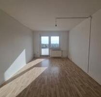 Zeit zum Toben, Spielen und Lachen! Familienwohnung mit großem Sonnenbalkon - Magdeburg Alt Olvenstedt