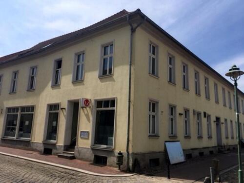 Foto - generalsanierte große 4-Raum-Wohnung in 17087 Altentreptow zu vermieten