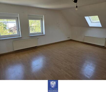 Foto - Großzügige 3-Zimmerwohnung unterm Dach in ruhiger und grüner Lage!