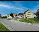 Foto - Wohn - und Geschäftshaus mit Saal und Kegelbahn
