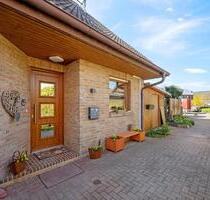 Gepfl. Endreihenhaus, ca. 120m², VK, Wärmepumpe und PV-Anlage - Börnsen