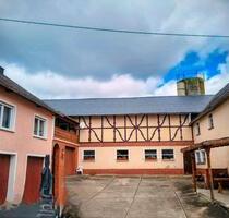 Hof, Haus, + Wohnung, Scheune, Lagerhallen, Garagen... - Leiningen
