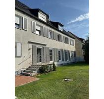 Exklusive 4-Zimmer-Wohnung mit großem Garten & 2 Carport-Stellplätzen in Braunschweig-Südstadt