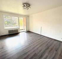 BEZUGSFREIE 3 ZIMMER WOHNUNG MIT BALKON IN ALT-BUCKOW - Berlin Neukölln