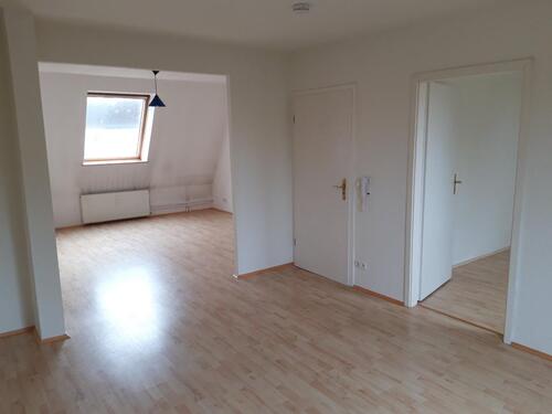 Foto - Dachgeschosswohnung mit 2 Zimmern und Wohnküche