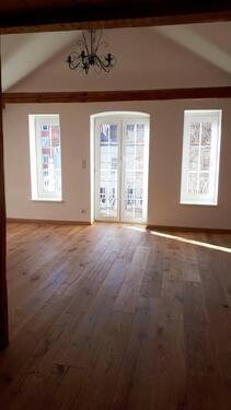 Foto - Traumhafte, renovierte und helle DG-Wohnung in zentraler Lage