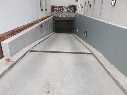 Foto - Tiefgaragenstellplatz zu vermieten