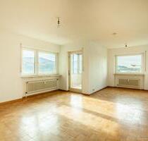 Großzügige 4,5-Zimmer-Wohnung mit Loggia, Einbauküche und Tiefgaragenstellplatz zu vermieten - Bad Säckingen