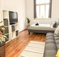 +++SCHÖNE MÖBILIERTE 1 RAUMWOHNUG++BAD M. FENSTER U. BADEWANNE+++GROßER FLUR+++ - Leipzig Südost