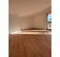 Erstbezug nach Sanierung: 106 m² EG-Wohnung mit Terrasse &Garten - Laaber