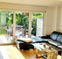 Moderne 2-Zimmer-Wohnung mit Garten, EBK & unverbaubarem Blick - Tamm