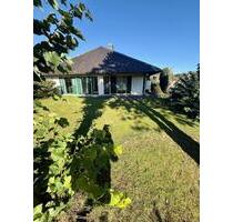 Teilsaniertes Einfamilienhaus mit Garten, Garage und drei Bädern - Kaisersesch