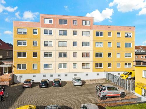 Foto - Geräumige 2-Raumwohnung mit Einbauküche in der Delitzscher Straße!