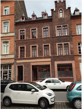 Foto - Helle Laden- Bürofläche mit Fensterfront nahe röm. Theater