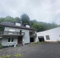 2 Häuser +Halle- Alleinlage am Rhein-Grundstück 5117qm Wofl 480qm - Kaub