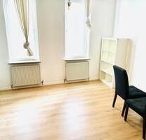 Frauen WG Zimmer bei Stuttgart Hauptbahnhof - Jobcenter möglich
